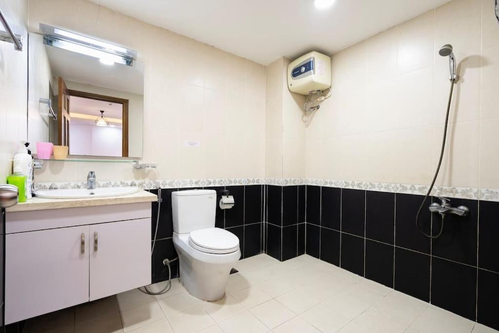 Spacious 2 Bedroom At Center/1st District Cidade de Ho Chi Minh